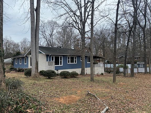 2nd image of 3225 Marie Dr