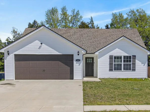 1469 Fredrick Dr, Clarksville, TN 37042