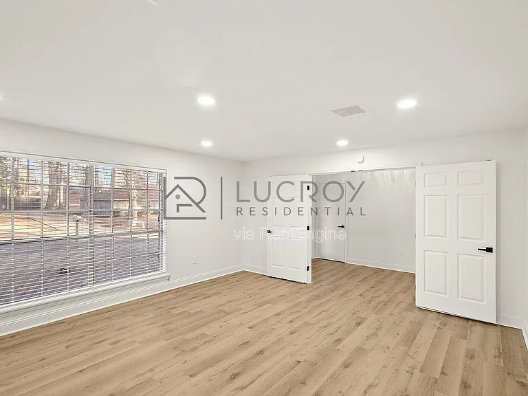 816 Winthrop Cir — Photo 18