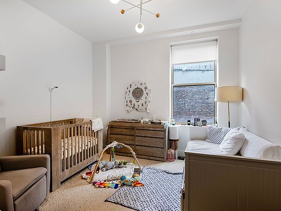 5th image of 83 Franklin St APT 3S