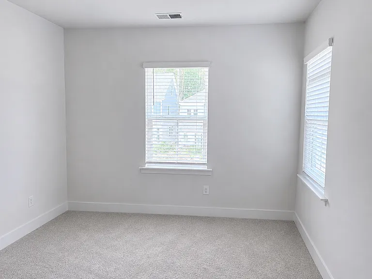 2033 Florine Dr — Photo 20