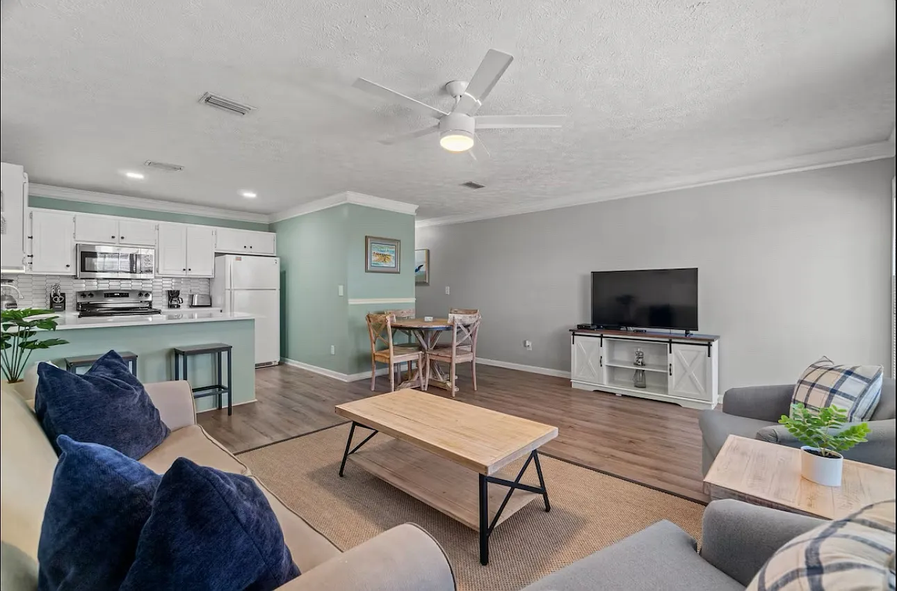 17642 Front Beach Rd — Photo 3