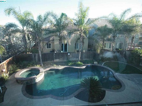 3rd image of 300 Brighton Ct