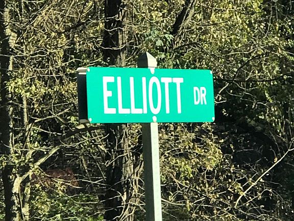 5th image of Elliott Dr