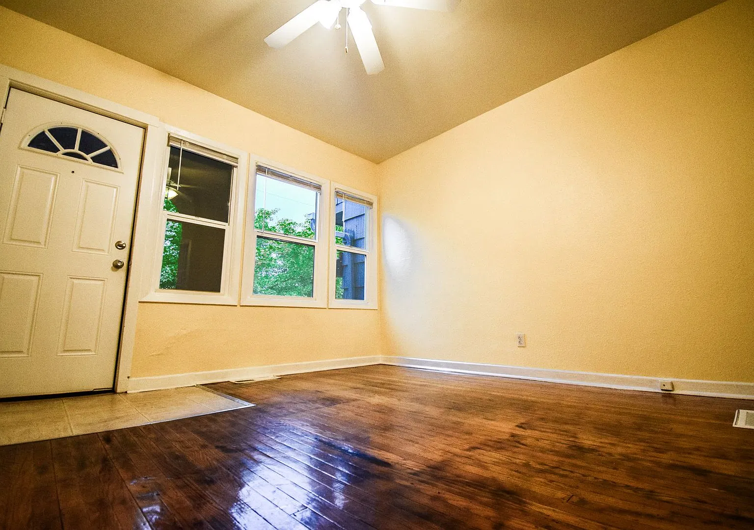 Charming 1bdrm Apartment — Photo 3