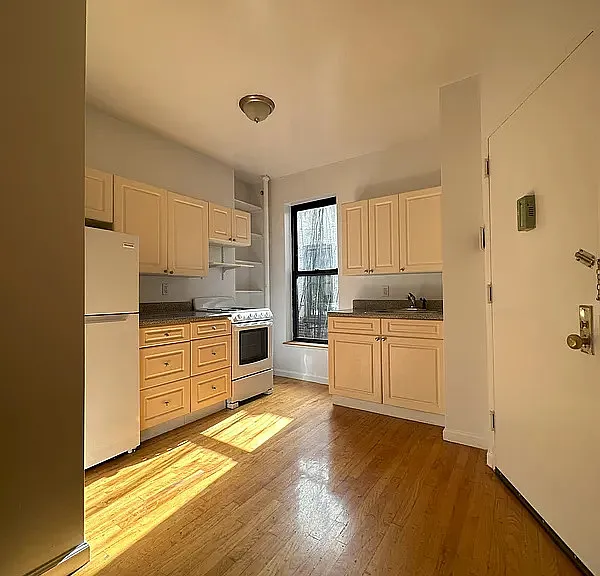 416 W 56th St #17 — Photo 1