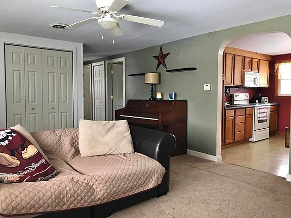 5th image of 2076 Hillandale Rd