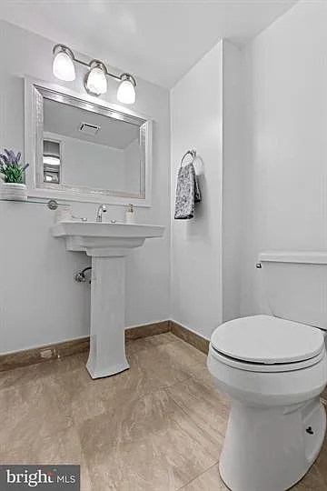 8360 Greensboro Dr #306 — Photo 24