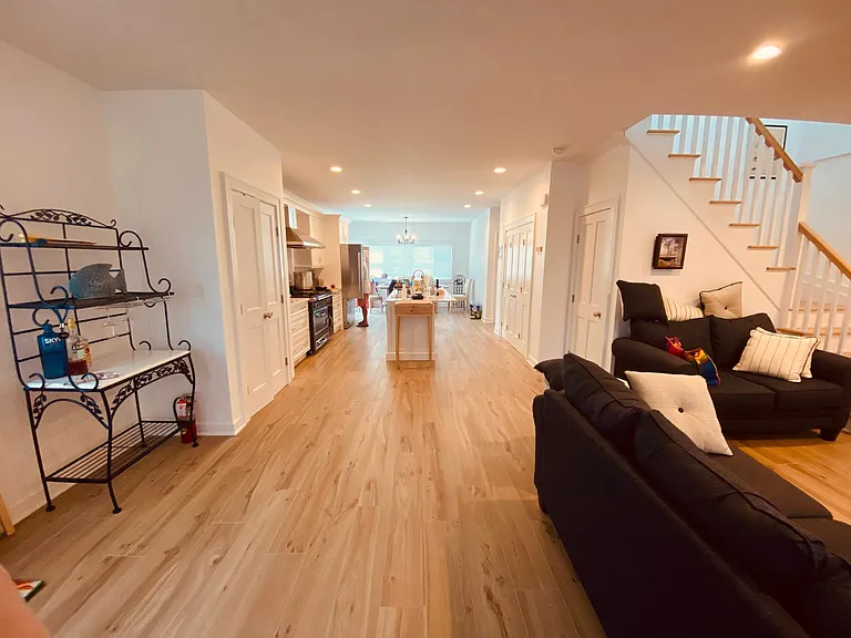 111 Lynbrook Ave — Photo 14