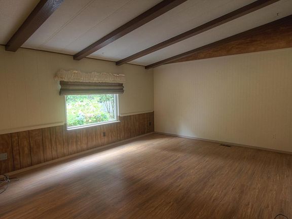 2nd image of 264 SE 130th Dr