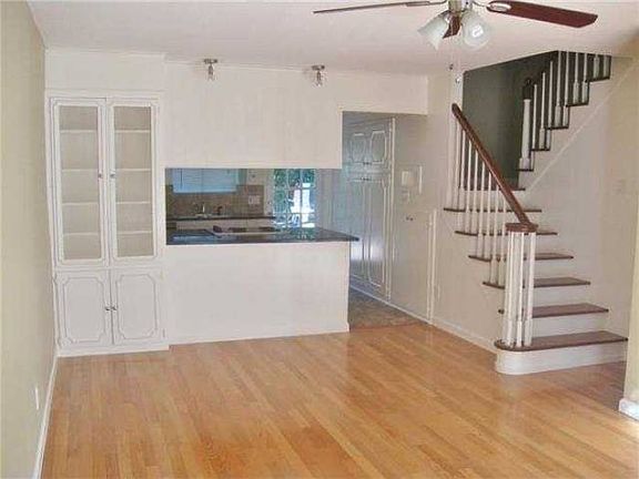 4th image of 6104 Bullard Dr