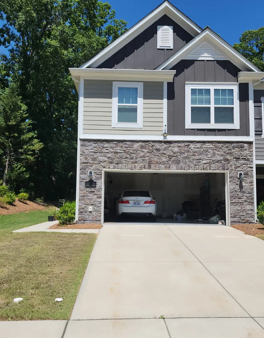 3 bed, 2.5 bath, 1787 sqft, $2,200 — Photo 1