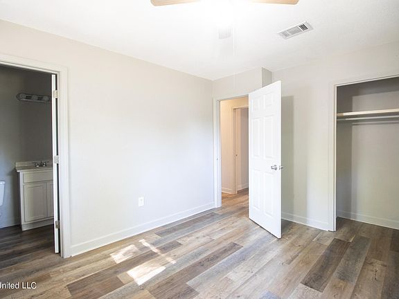 5th image of 2702 E David Dr