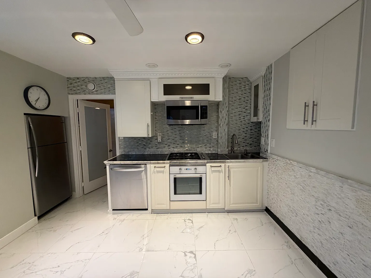 1 bed, 600 sqft, $2,500 — Photo 2