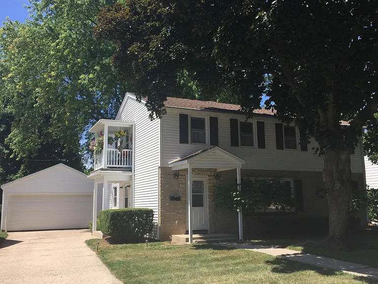 1008 Sunset Dr — Photo 10