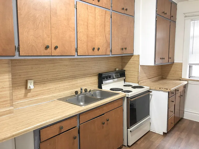 919 1st Ave S #C — Photo 10