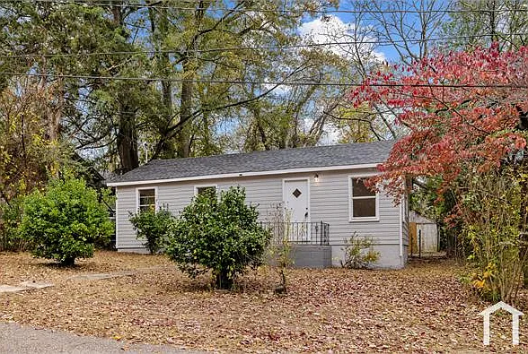 2113 Rambow Ave SW — Photo 3