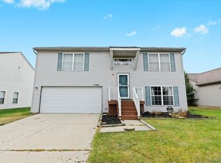 7140 Maplelawn Dr, Ypsilanti, MI 48197
