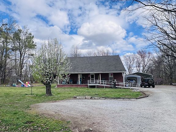 2nd image of 690 Monument Rd