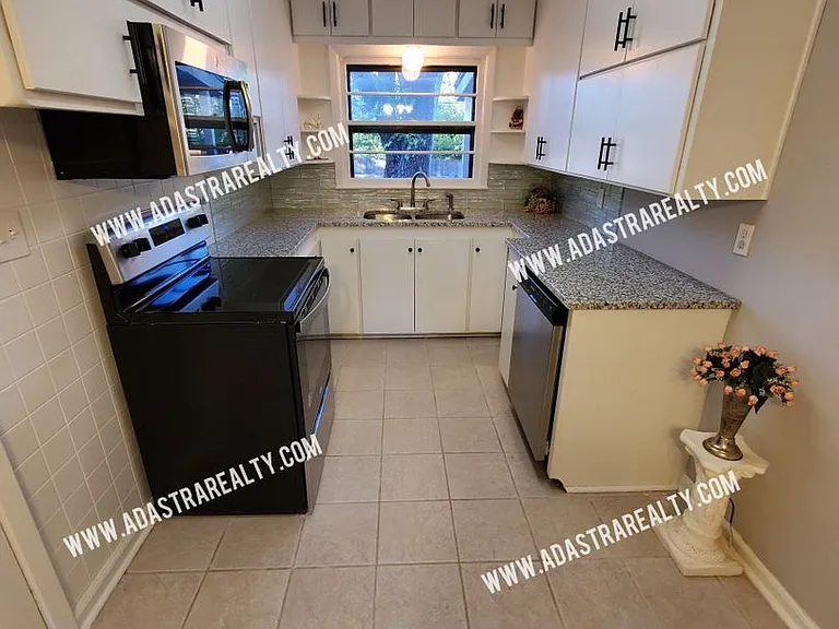 4825 W 75th St — Photo 8