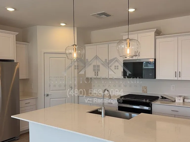 33070 Noir Dr — Photo 4