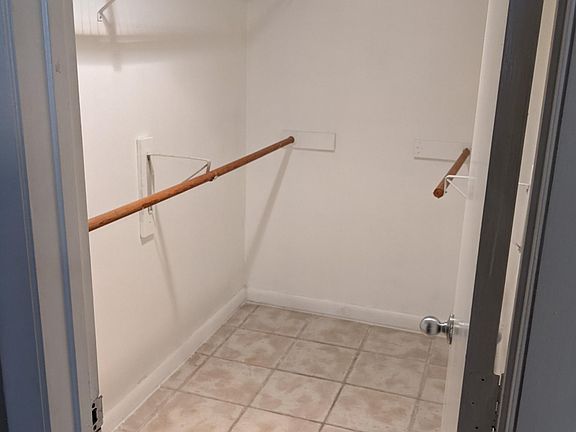 Walk in closet