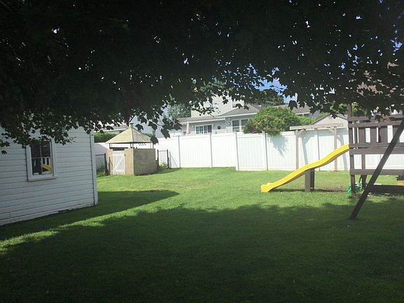 4th image of 10 Sanborn Ave