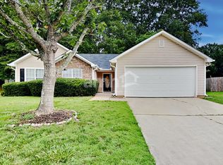 461 Sarahs Ln, Locust Grove, GA 30248