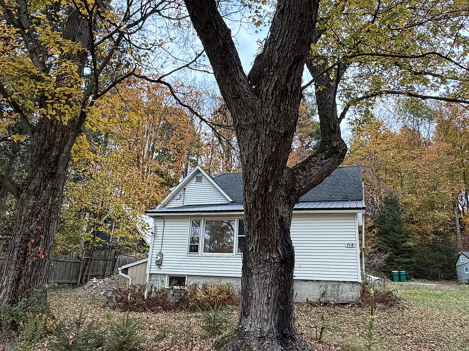 718 W Falls Rd