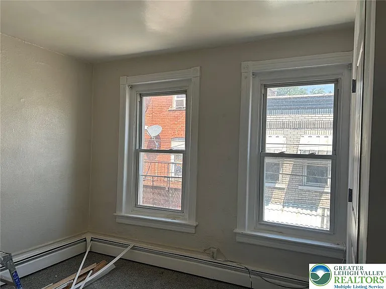 740 Laufer St — Photo 14