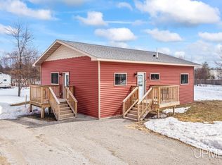 15 Wintergreen Cir, Gladstone, MI 49837