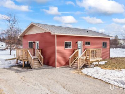 15 Wintergreen Cir, Gladstone, MI, 49837