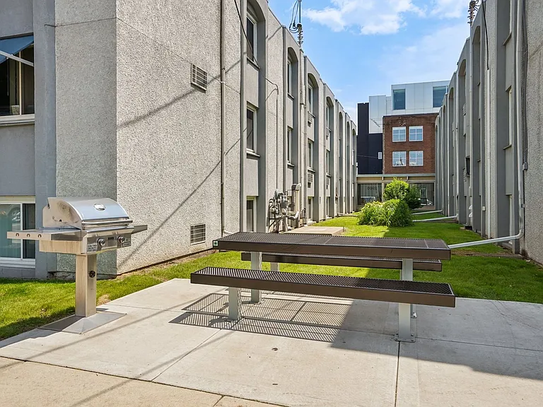 Uptown Square Apartments — Photo 22