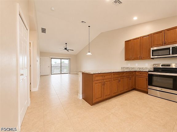 2nd image of 4109 SW 8th Pl #201