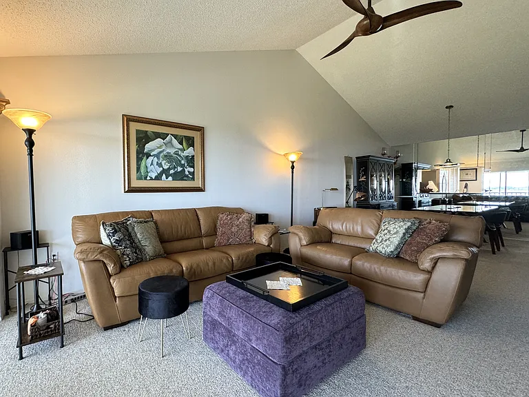 1155 Edgewater Cir — Photo 14