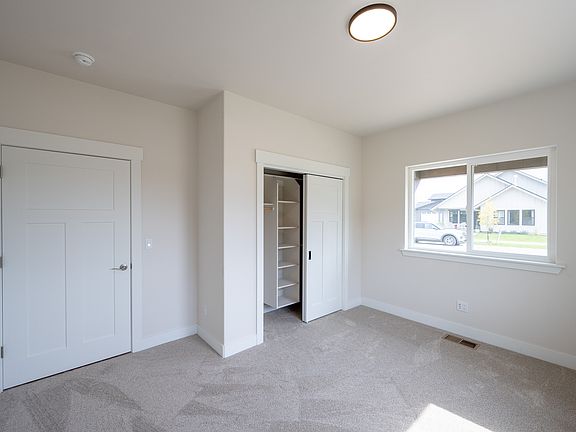 5th image of 824 Rivet Way