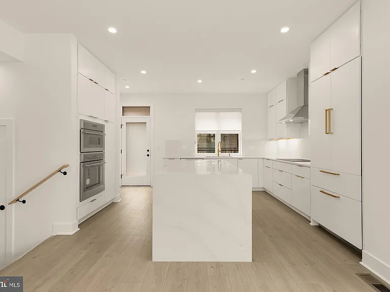 5530 Topaz Ln — Photo 8