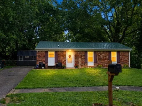 148 Vonda Ct, Radcliff, KY 40160