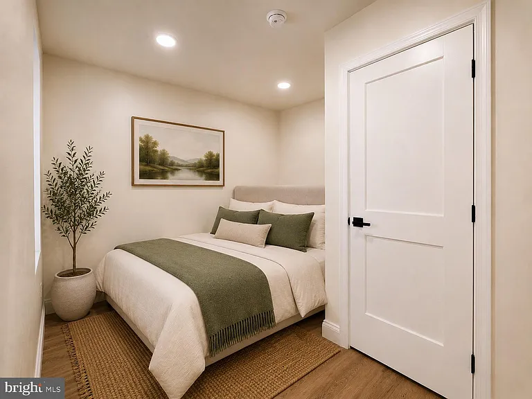 2762 Martha St — Photo 13