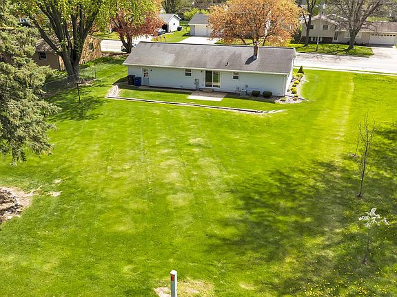3rd image of 1404 Cormier Rd