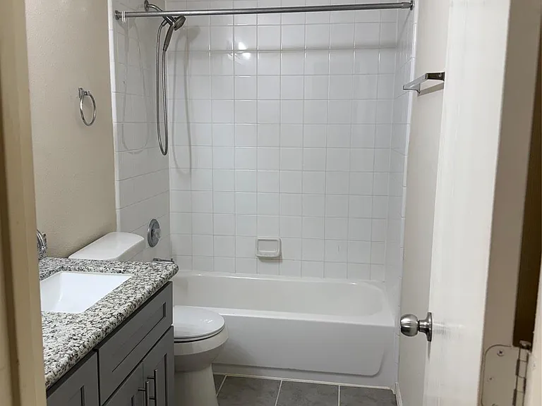 15823 Regal Trace Ln — Photo 13