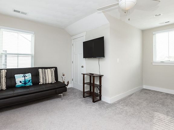 2nd image of 525 22nd St #Id1248907p