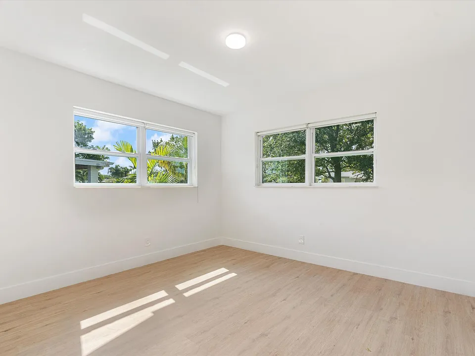 181 NW 48th Ct