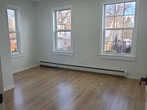 3rd image of 73 Oak Ln Floor 2