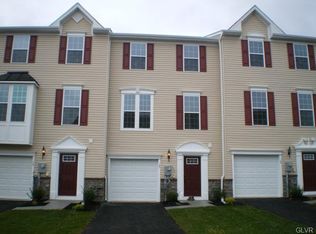 17 Yellow Rose Ln, Palmer Twp, PA 18045