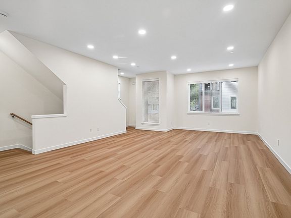 3rd image of 950 Maple Ave #11577065