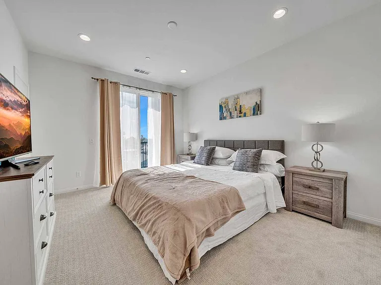 527 W Victor Ave — Photo 14
