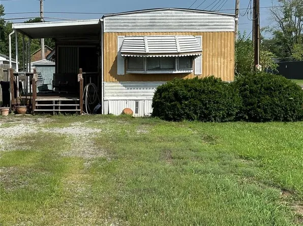 1933 N Charles St, Belleville, IL 62221