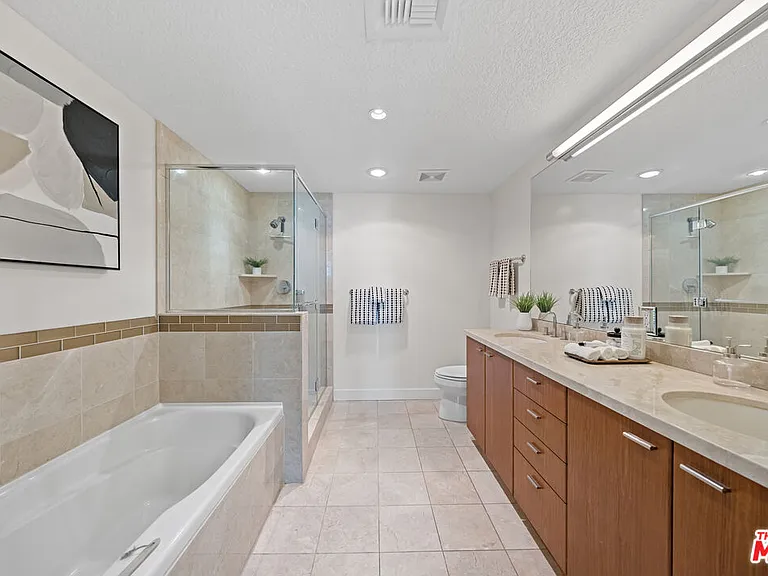 3141 Michelson Dr #1506 — Photo 22
