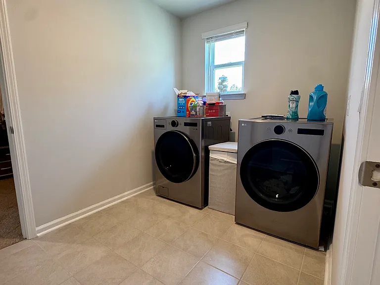 340 Dickerson Ln — Photo 37